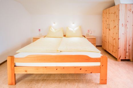 schlafzimmer.jpg